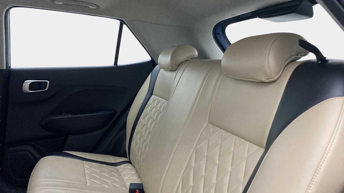 2020 Hyundai VENUE SX 1.0 TURBO IMT, CNG, Manual, 58,750 km, Right Side Rear Door Cabin