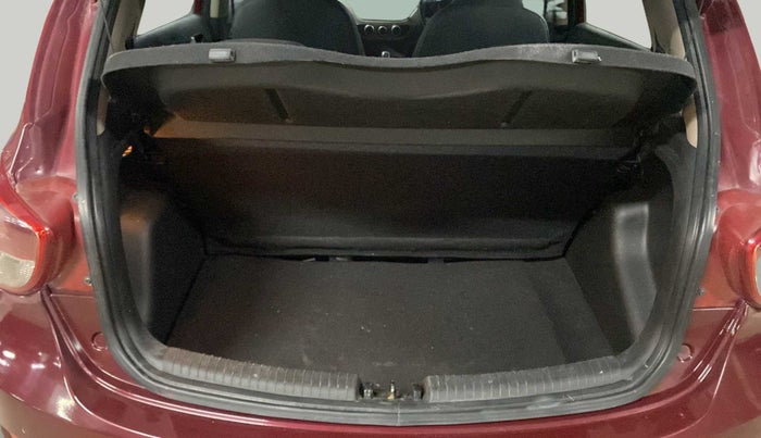 2014 Hyundai Grand i10 SPORTZ 1.2 KAPPA VTVT, Petrol, Manual, 1,00,375 km, Boot Inside