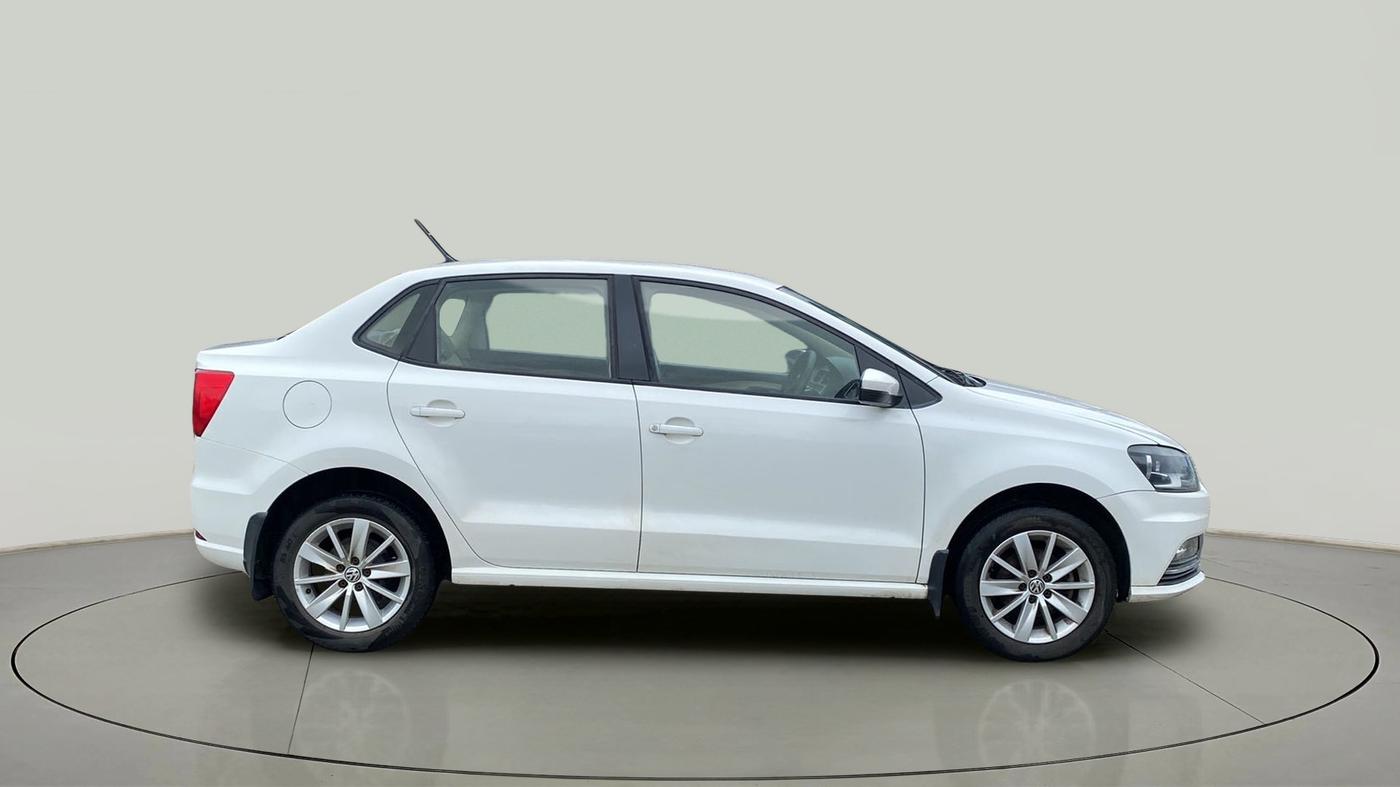2016 Volkswagen Ameo HIGHLINE1.2L, Petrol, Manual, 56,767 km, Right Side