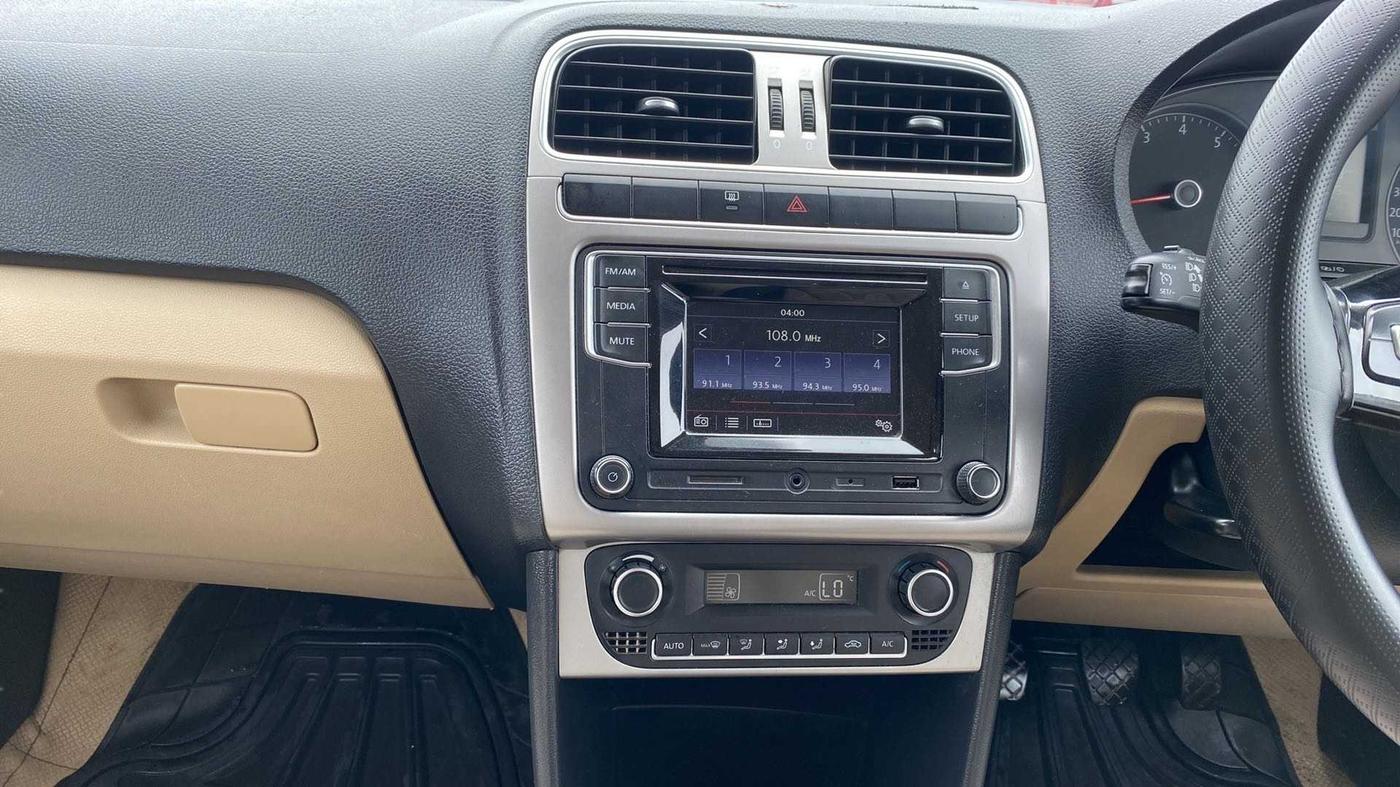 2016 Volkswagen Ameo HIGHLINE1.2L, Petrol, Manual, 56,767 km, Air Conditioner