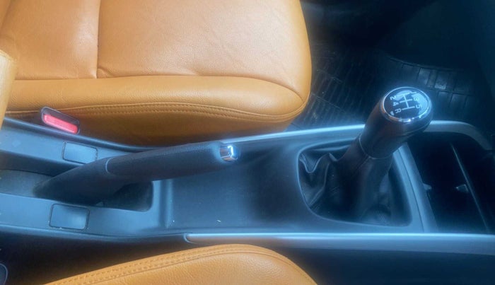 2017 Maruti Baleno DELTA PETROL 1.2, Petrol, Manual, 27,135 km, Gear Lever
