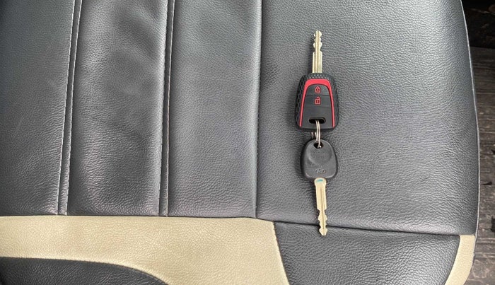 2018 Hyundai Grand i10 SPORTZ AT 1.2 KAPPA VTVT, Petrol, Automatic, 17,661 km, Key Close Up