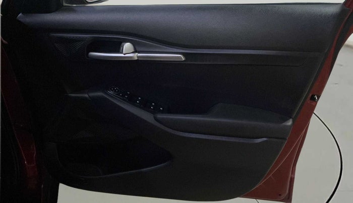 2020 KIA SELTOS HTK PLUS AT 1.5 DIESEL, Diesel, Automatic, 69,169 km, Driver Side Door Panels Control