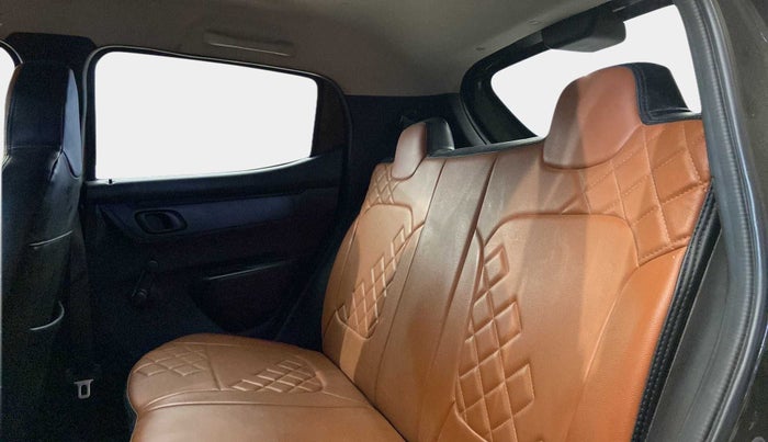 2018 Renault Kwid RXT 1.0 (O), Petrol, Manual, 71,796 km, Right Side Rear Door Cabin