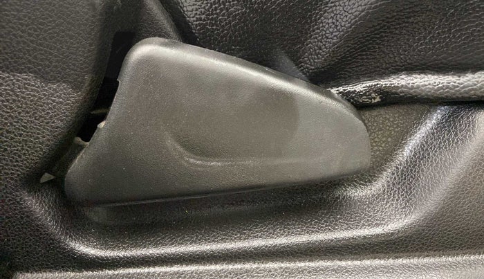 2018 Renault Kwid RXT 1.0 (O), Petrol, Manual, 71,796 km, Driver Side Adjustment Panel