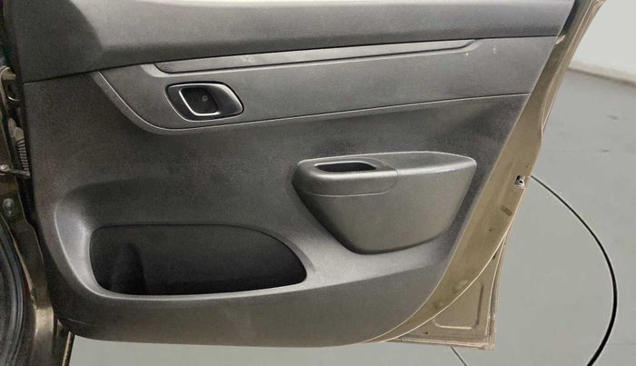 2018 Renault Kwid RXT 1.0 (O), Petrol, Manual, 71,796 km, Driver Side Door Panels Control