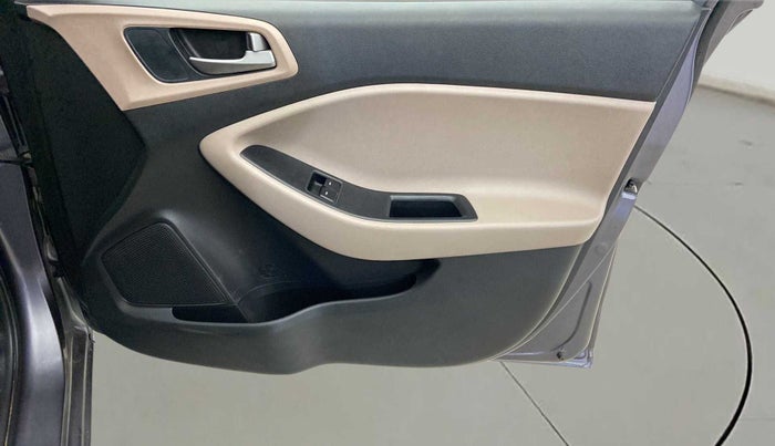 2018 Hyundai Elite i20 ERA 1.2, CNG, Manual, 74,210 km, Driver Side Door Panels Control