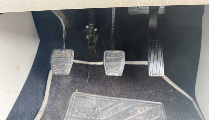 2021 Mahindra XUV300 W8 (O) 1.2 PETROL, Petrol, Manual, 19,587 km, Pedals
