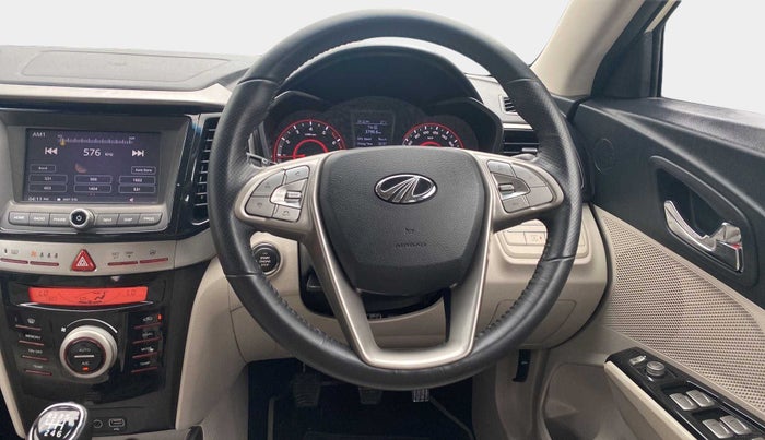 2021 Mahindra XUV300 W8 (O) 1.2 PETROL, Petrol, Manual, 19,587 km, Steering Wheel Close Up