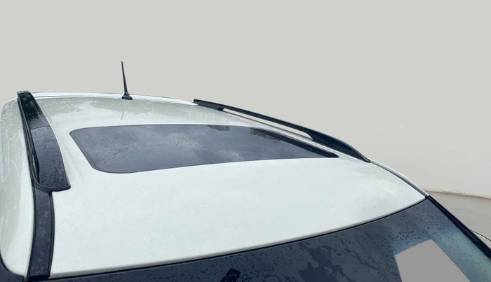 2021 Mahindra XUV300 W8 (O) 1.2 PETROL, Petrol, Manual, 19,587 km, Roof
