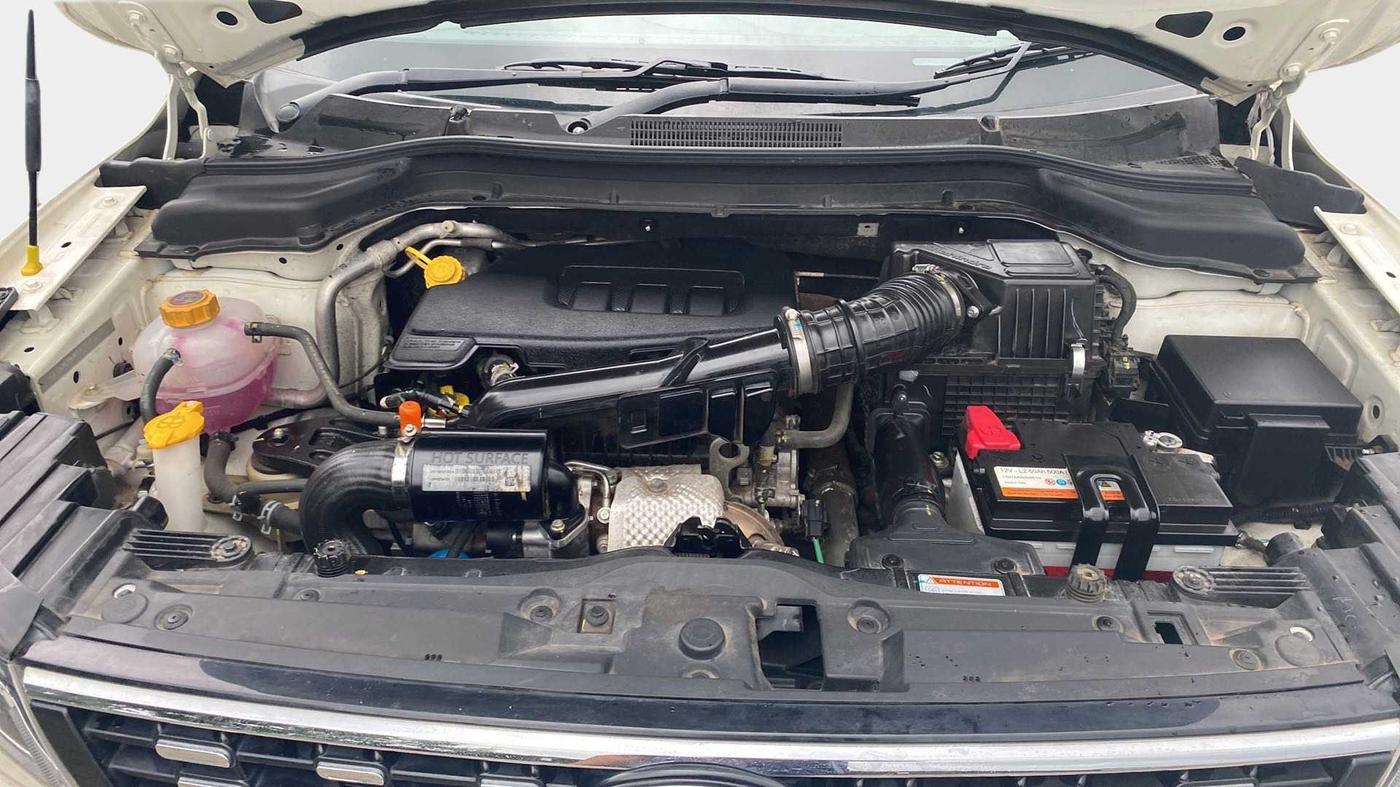 2021 Mahindra XUV300 W8 (O) 1.2 PETROL, Petrol, Manual, 19,587 km, Open Bonet
