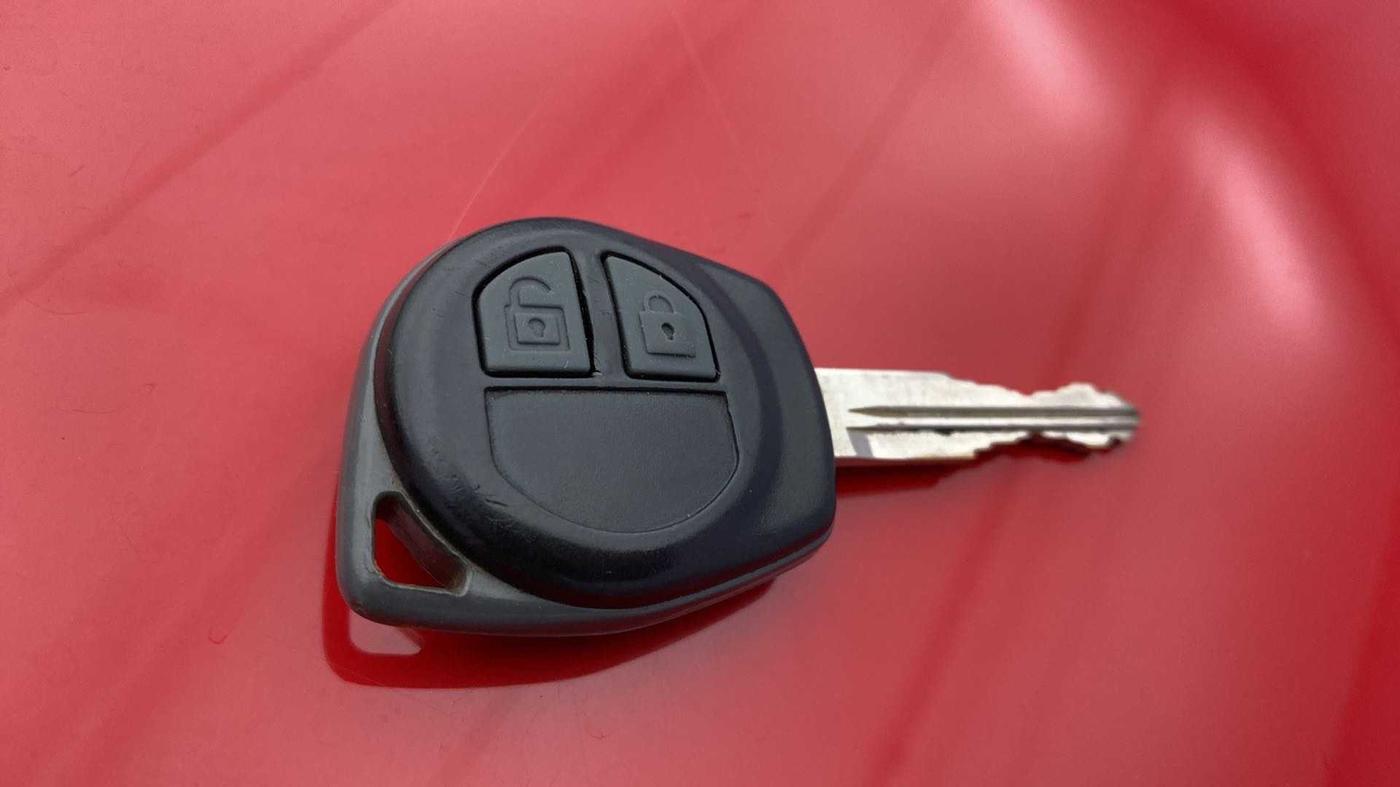 2017 Maruti Swift LXI (O), Petrol, Manual, 23,753 km, Key Close Up