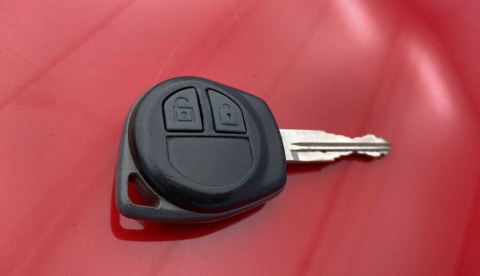 2017 Maruti Swift LXI (O), Petrol, Manual, 23,753 km, Key Close Up