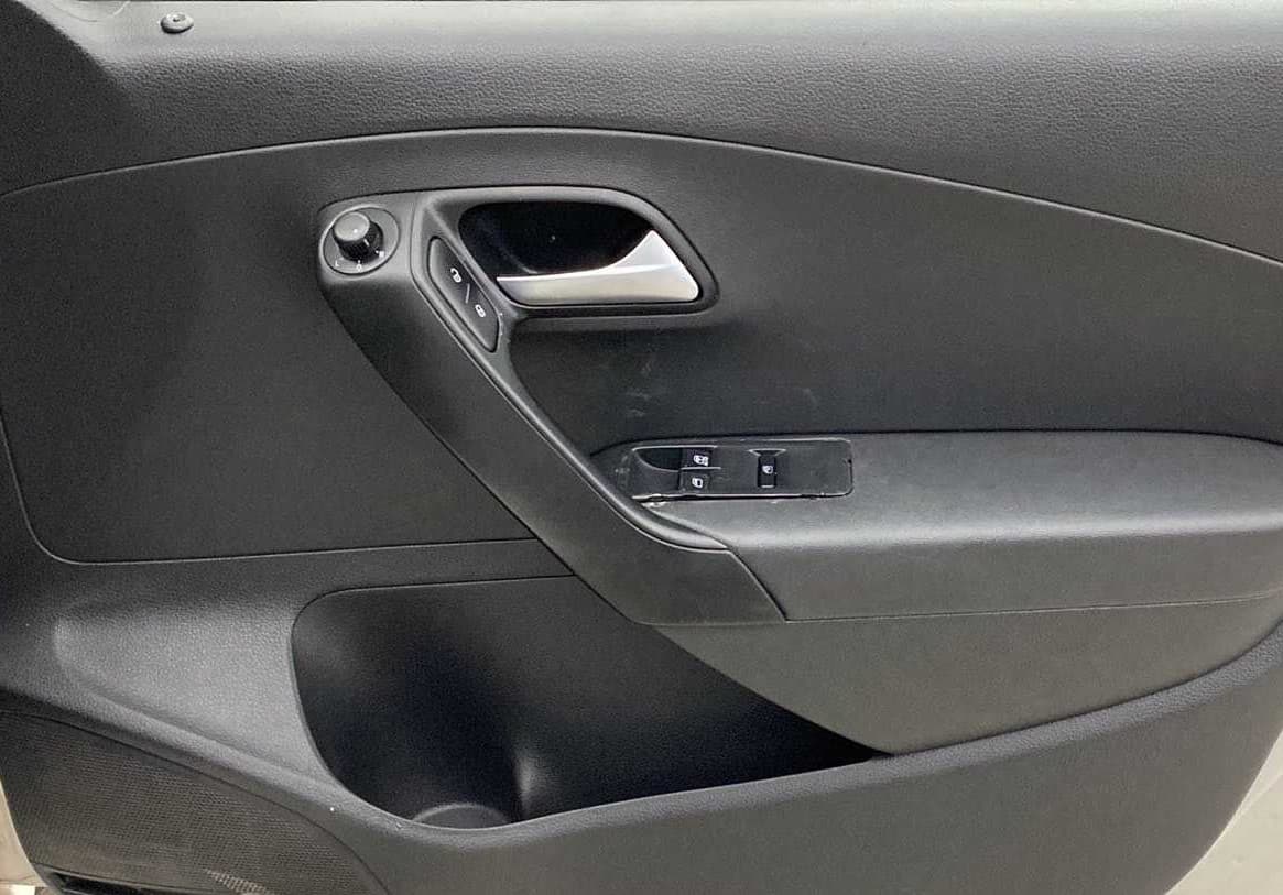 2019 Volkswagen Polo COMFORTLINE 1.0L MPI, Petrol, Manual, 68,763 km, Driver Side Door Panels Control