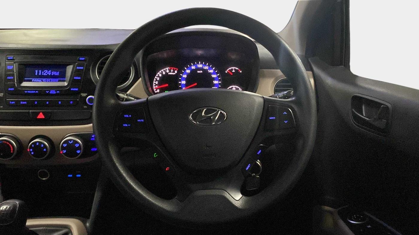 2017 Hyundai Xcent E+, Petrol, Manual, 17,771 km, Steering Wheel Close Up