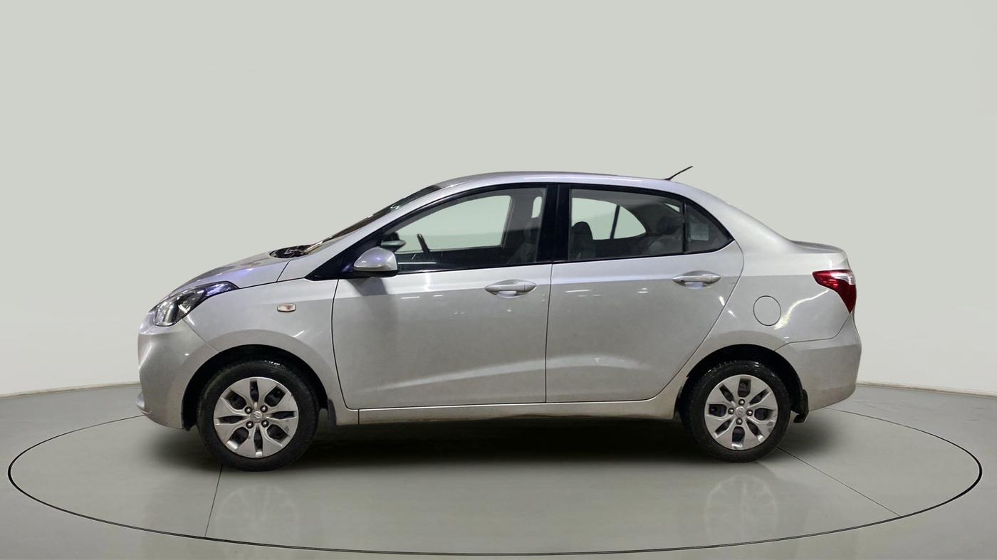 2017 Hyundai Xcent E+, Petrol, Manual, 17,771 km, Right Side View