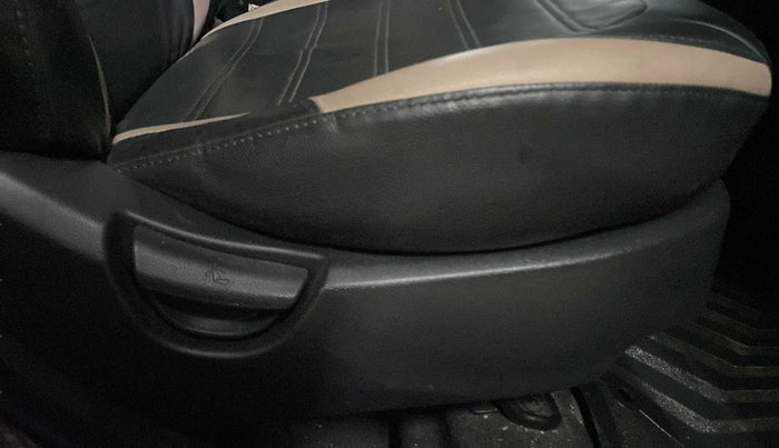 2017 Hyundai Xcent E+, Petrol, Manual, 17,771 km, Driver Side Adjustment Panel