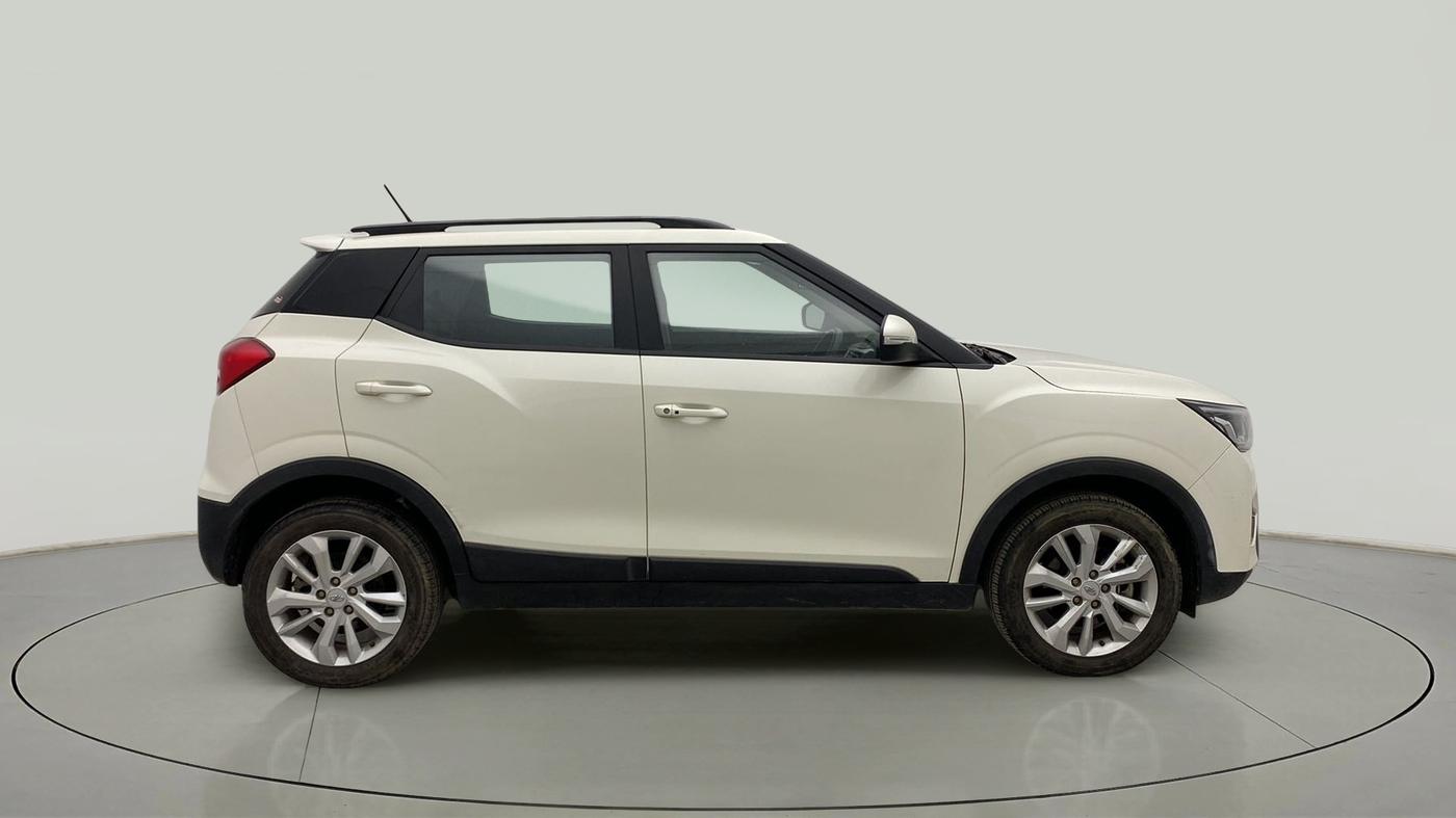 2021 Mahindra XUV300 W8 1.2 PETROL, Petrol, Manual, 12,315 km, Right Side View