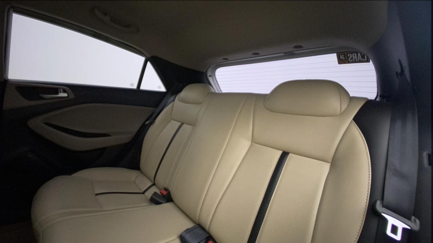 2019 Hyundai Elite i20 SPORTZ PLUS  1.2 CVT, Petrol, Automatic, 26,082 km, Right Side Rear Door Cabin