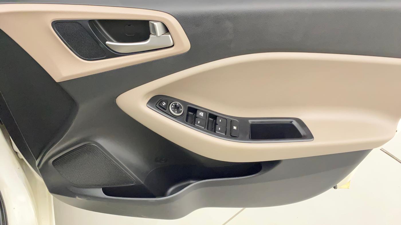 2019 Hyundai Elite i20 SPORTZ PLUS  1.2 CVT, Petrol, Automatic, 26,082 km, Driver Side Door Panels Control