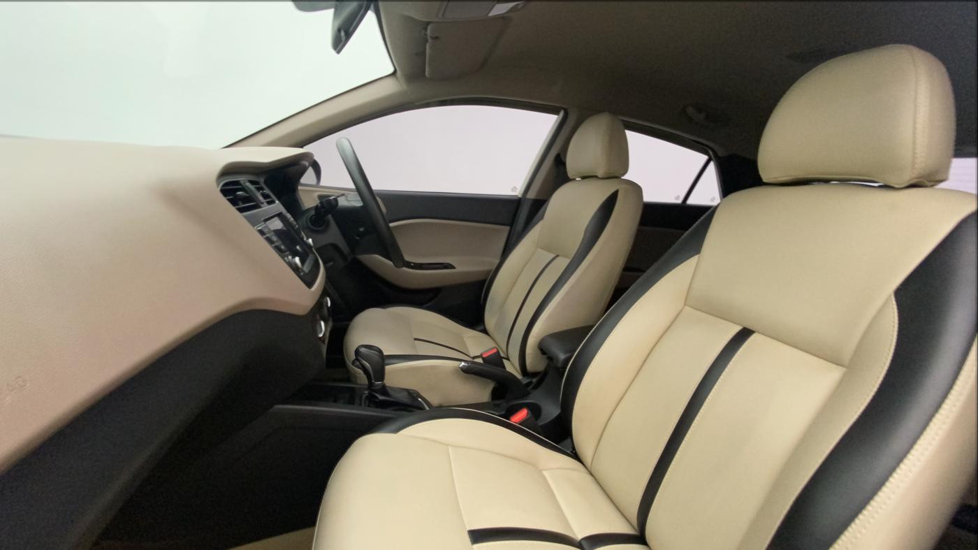 2019 Hyundai Elite i20 SPORTZ PLUS  1.2 CVT, Petrol, Automatic, 26,082 km, Right Side Front Door Cabin