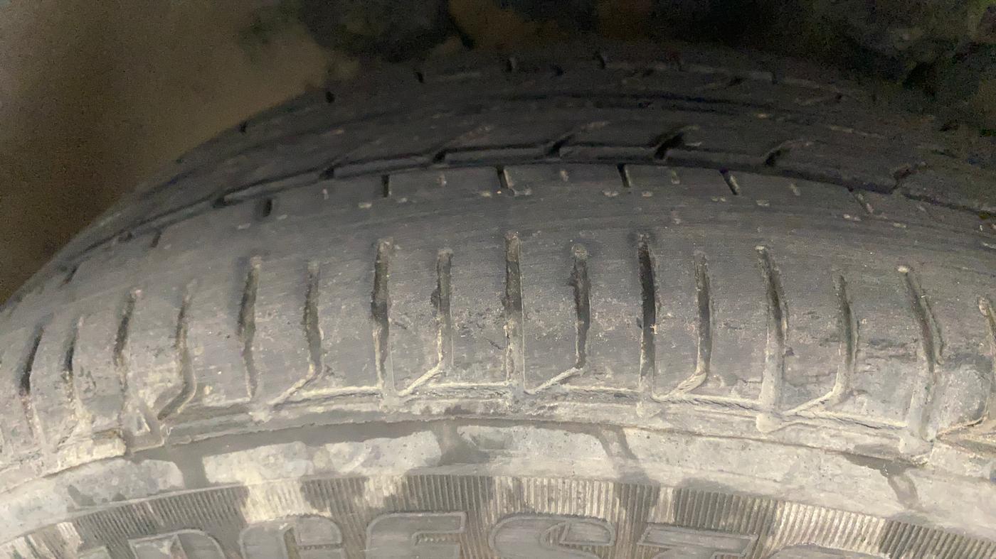 2019 Hyundai Elite i20 SPORTZ PLUS  1.2 CVT, Petrol, Automatic, 26,082 km, Left Front Tyre Tread