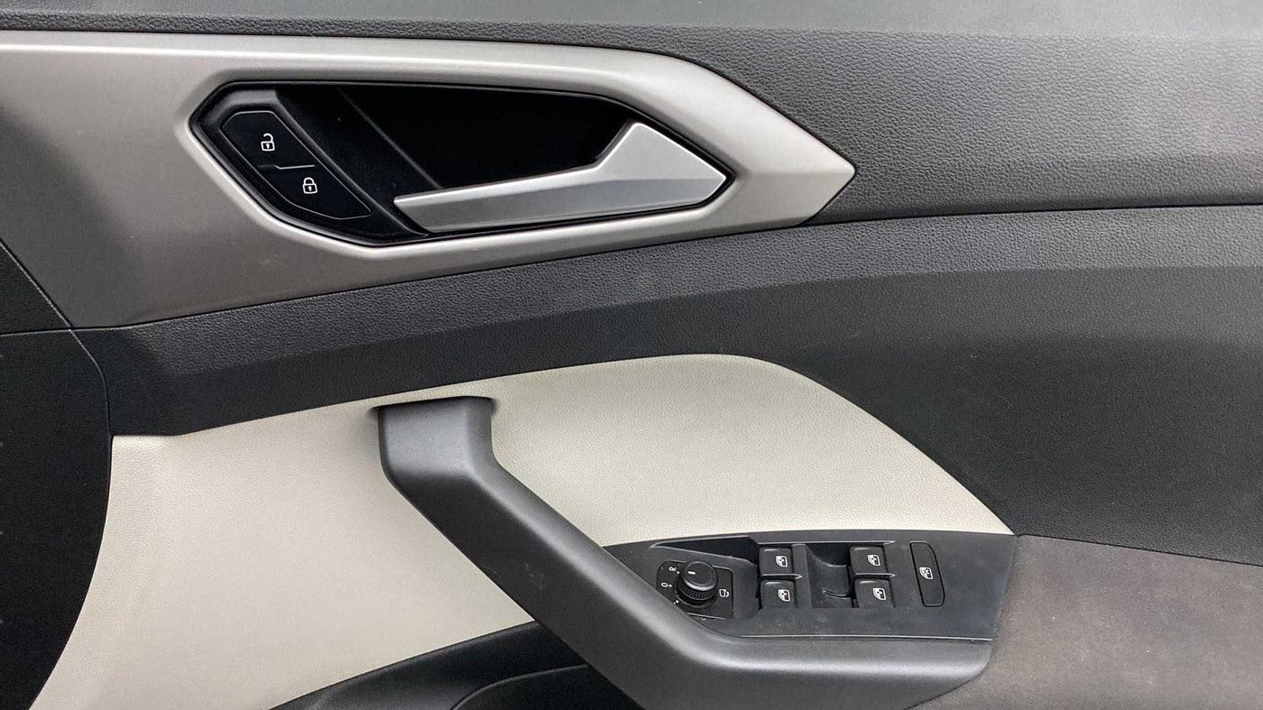 2021 Volkswagen TAIGUN HIGHLINE 1.0 TSI AT, Petrol, Automatic, 61,526 km, Driver Side Door Panels Control