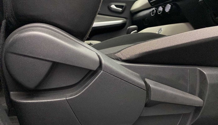 2021 Nissan MAGNITE XV TURBO CVT, Petrol, Automatic, 3,274 km, Driver Side Adjustment Panel