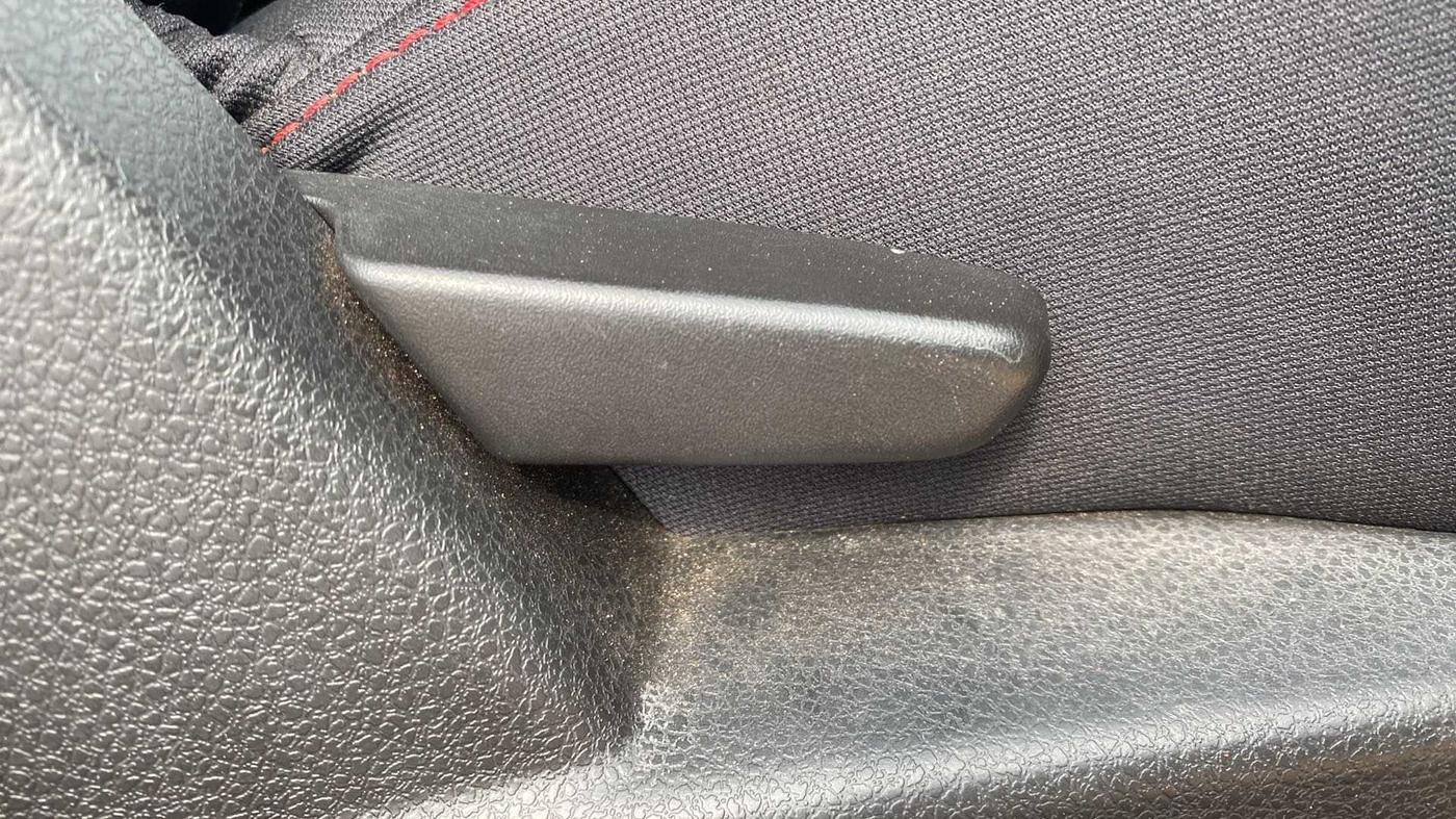 2017 Renault Duster RXS CVT, Petrol, Automatic, 21,357 km, Driver Side Adjustment Panel