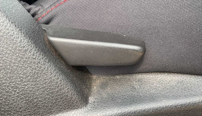 2017 Renault Duster RXS CVT, Petrol, Automatic, 21,357 km, Driver Side Adjustment Panel