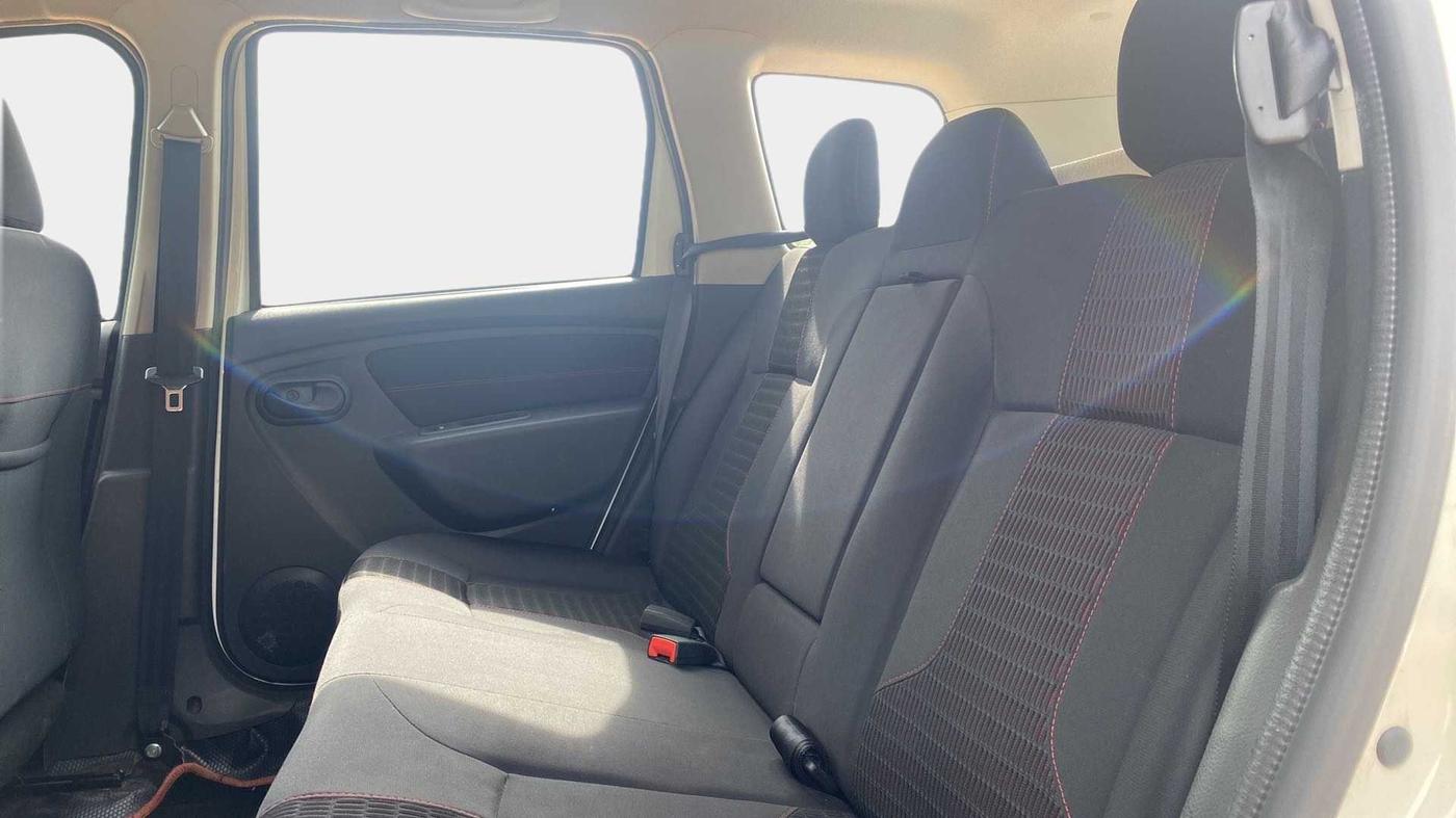 2017 Renault Duster RXS CVT, Petrol, Automatic, 21,357 km, Right Side Rear Door Cabin