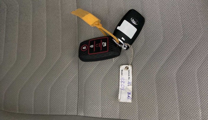2021 KIA SONET HTX 1.0 IMT, Petrol, Manual, 22,016 km, Key Close Up