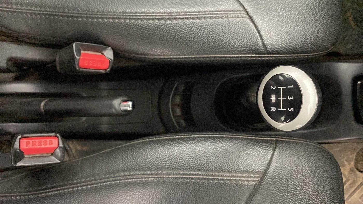 2018 Maruti Wagon R 1.0 VXI, Petrol, Manual, 76,210 km, Gear Lever