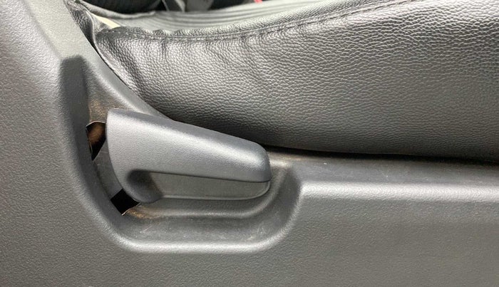 2018 Maruti Wagon R 1.0 VXI, Petrol, Manual, 76,210 km, Driver Side Adjustment Panel