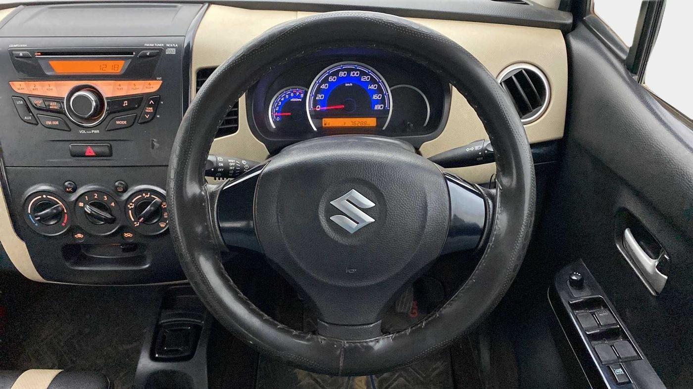 2018 Maruti Wagon R 1.0 VXI, Petrol, Manual, 76,210 km, Steering Wheel Close Up