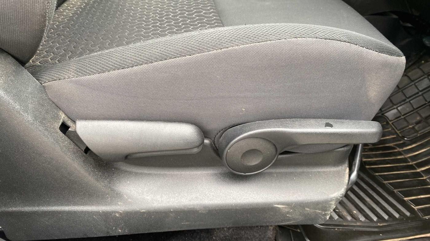 2020 Maruti Vitara Brezza ZXI PLUS AT SHVS, Petrol, Automatic, 39,384 km, Driver Side Adjustment Panel