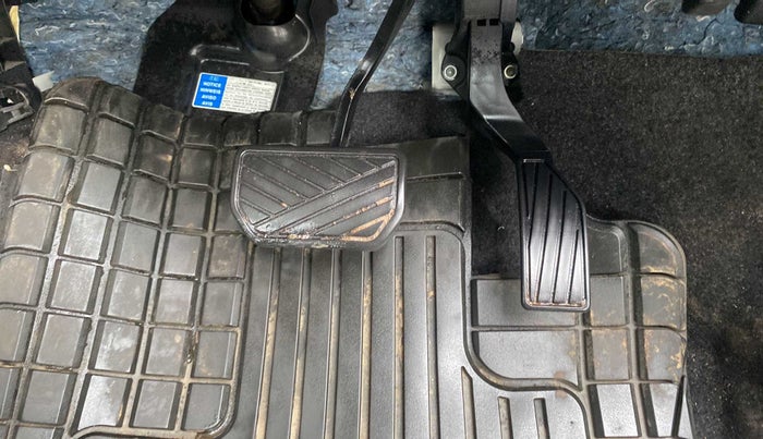 2020 Maruti Vitara Brezza ZXI PLUS AT SHVS, Petrol, Automatic, 39,384 km, Pedals