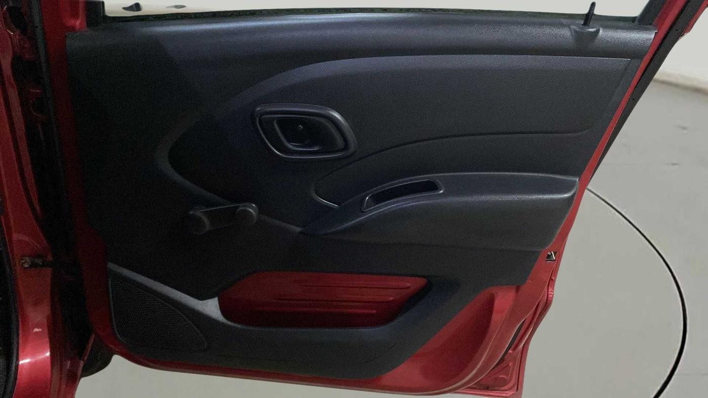 2018 Datsun Redi Go A, Petrol, Manual, 50,310 km, Driver Side Door Panels Control