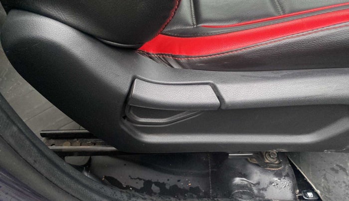2020 Hyundai VENUE S 1.2, Petrol, Manual, 20,416 km, Driver Side Adjustment Panel