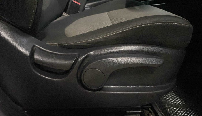 2017 Hyundai Creta SX PLUS AT 1.6 PETROL, Petrol, Automatic, 22,614 km, Driver Side Adjustment Panel