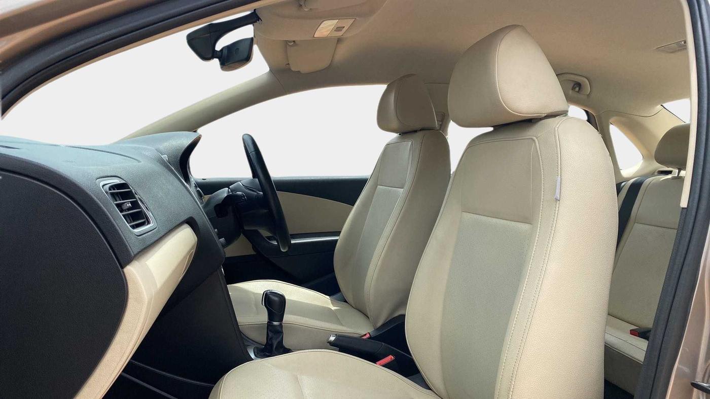2019 Volkswagen Vento HIGHLINE PLUS 1.2 AT 16 ALLOY, Petrol, Automatic, 41,272 km, Right Side Front Door Cabin