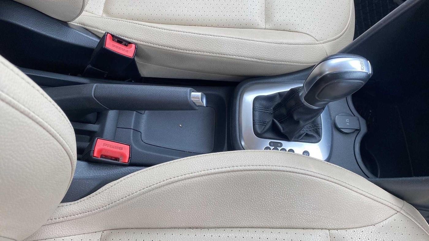 2019 Volkswagen Vento HIGHLINE PLUS 1.2 AT 16 ALLOY, Petrol, Automatic, 41,272 km, Gear Lever