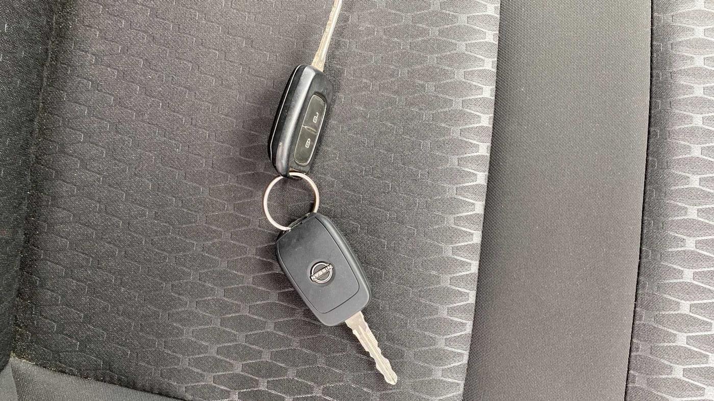 2022 Nissan MAGNITE XV EXECUTIVE, Petrol, Manual, 4,473 km, Key Close Up