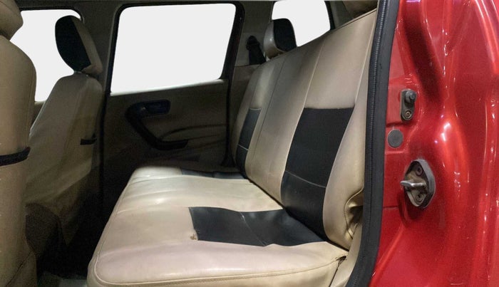 2018 Mahindra TUV300 T6 PLUS, Diesel, Manual, 45,368 km, Right Side Rear Door Cabin