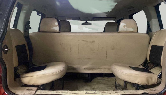2018 Mahindra TUV300 T6 PLUS, Diesel, Manual, 45,368 km, Boot Inside