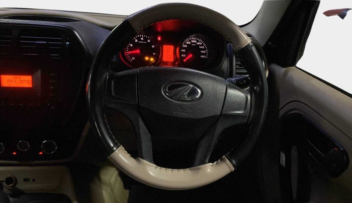 2018 Mahindra TUV300 T6 PLUS, Diesel, Manual, 45,368 km, Steering Wheel Close Up