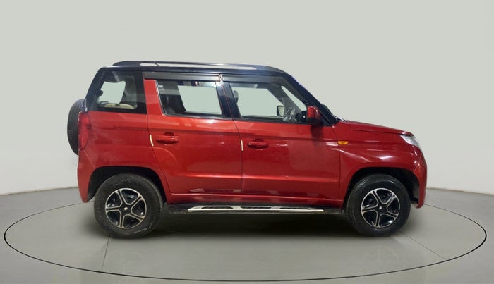 2018 Mahindra TUV300 T6 PLUS, Diesel, Manual, 45,368 km, Right Side View