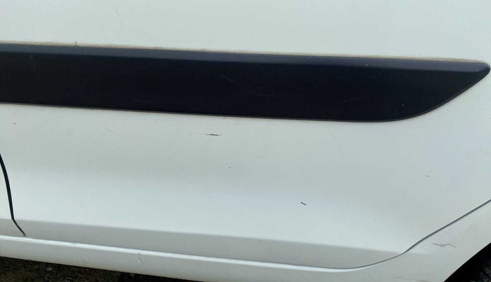 2016 Maruti Swift VXI, Petrol, Manual, 52,736 km, Rear left door - Minor scratches