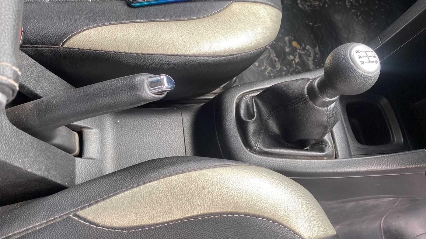 2016 Maruti Swift VXI, Petrol, Manual, 52,736 km, Gear Lever