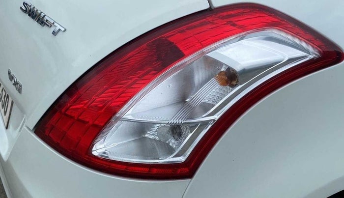 2016 Maruti Swift VXI, Petrol, Manual, 52,736 km, Right tail light - Minor scratches